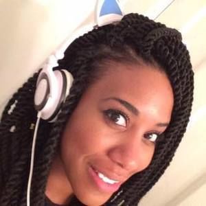 Meet your Posher, Jenove